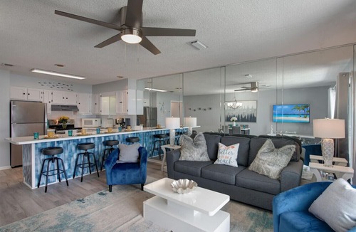 Laguna Beach Condo | Laguna Beach Gulf Front Condo with Stunning Views