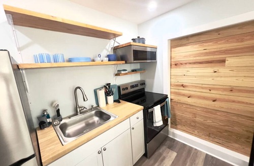 Laguna Beach House | Laguna Beach Bungalow|Sleeps4|Patio|Steps to the sand!