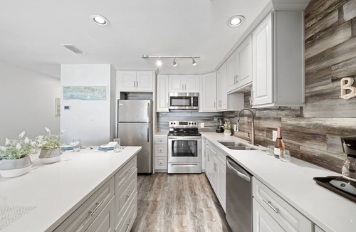 Laguna Beach Condo | Laguna Beach Gulf Front Condo with Pool