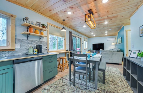 Herron Cottage | Lake Access & Dock: Remote Mio-Area Cottage