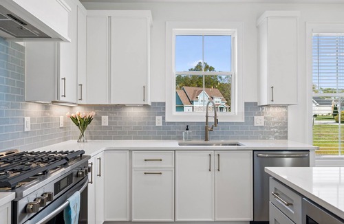 Winchester House | Lake Days Made Easy w/3 Pools, Golfcart & Marina