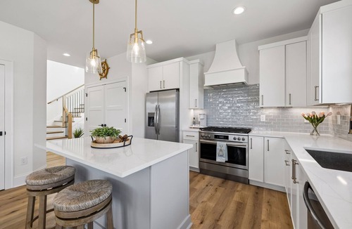 Winchester House | Lake Days Made Easy w/3 Pools, Golfcart & Marina