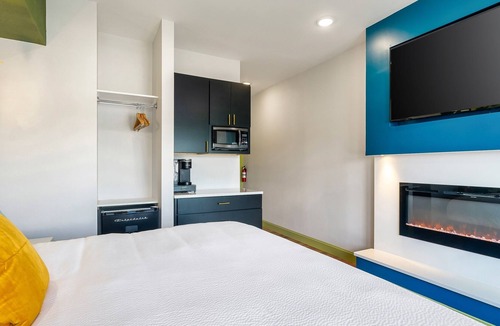Dandridge Villa | Lake Escape (1-Bedroom Villa) by RedAwning