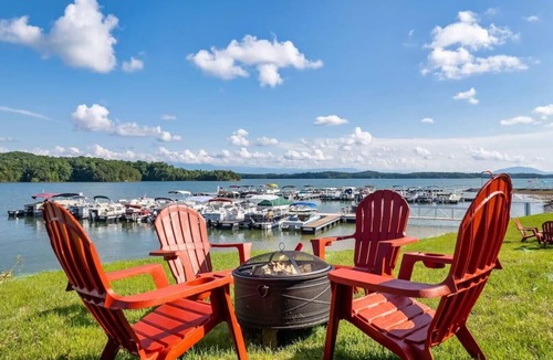 Dandridge House | Lake Escape @ Smoky MTN Lakeside