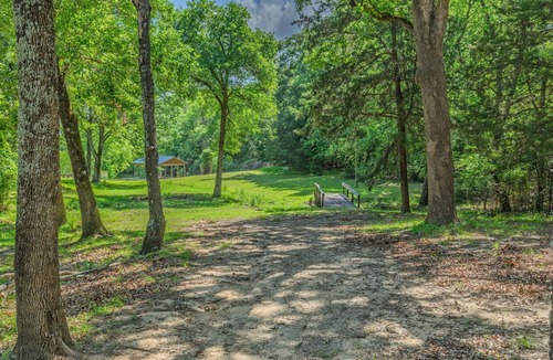 Yantis House | Lake Fork Waterfront Guest House W/Pool and Dock