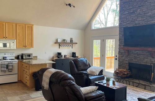 Milledgeville House | Lake Front Home with Fireplace Private Boat Dock & Kayaks
