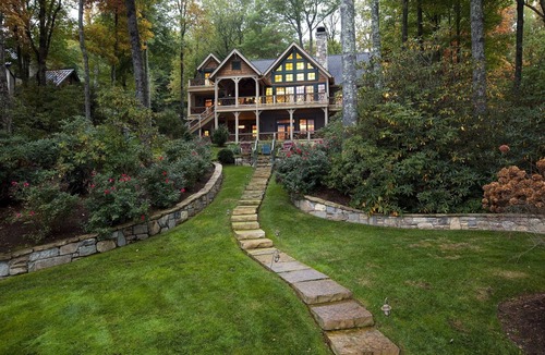Lake Toxaway House | Lake-front luxury is waiting in the Grant-McDonald Lake Home.