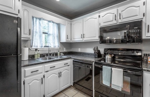 Trenton House | Lake Hills Landing | Family Friendly+Hot Tub