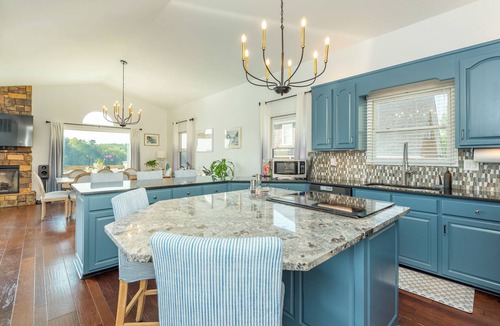 Marion Lake Club House | Lake Home – 3BR, 2 Balconies & Stunning Views from Private Waterfront Deck
