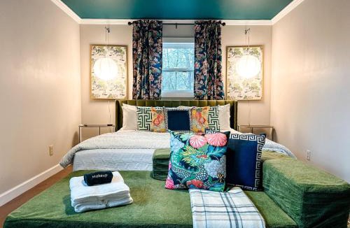Trenton Apartment | Lake House near Lookout Mt - Theater, Gym & Arcade