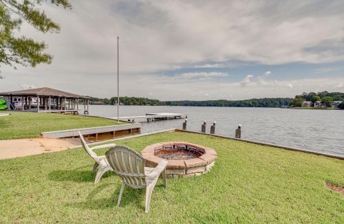 Dadeville House | Lake Martin Retreat w/Private Dock & Boat Launch