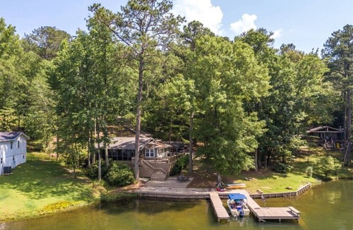 Dadeville House | Lake Martin Waterfront Family Home w/Dock