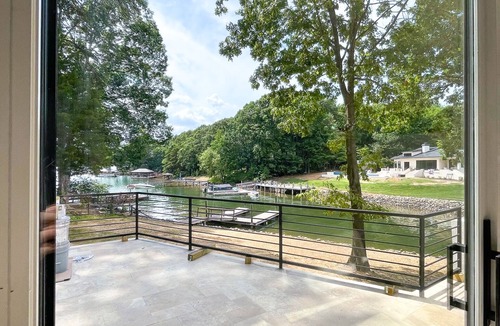 Mayhew Cottage | Lake Norman Cottage with stunning views of the sunset in a quiet cove