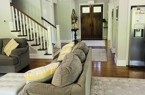 Mayhew House | Lake Norman Luxury 6 br House Pool, Hot tub, Outdoor Oasis. Pets ok!