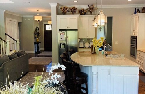 Mayhew House | Lake Norman Luxury 6 br House Pool, Hot tub, Outdoor Oasis. Pets ok!