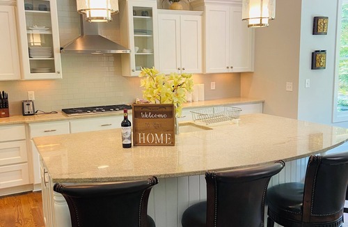 Mayhew House | Lake Norman Luxury 6 br House Pool, Hot tub, Outdoor Oasis. Pets ok!
