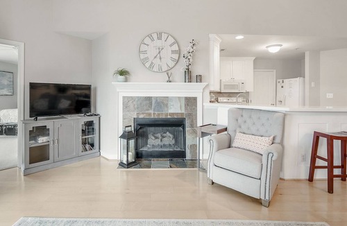 Cornelius Condo | Lake Norman Luxury Waterfront 3rd floor Condo with Elevator, Pool, Tennis