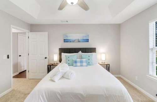 Pooler House | Lake Retreat near Savannah