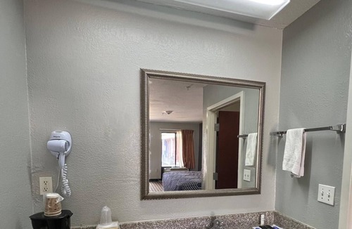 Sneads Hotel | Lake Seminole Inn