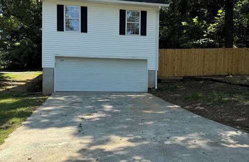 Macon House | Lake Tobo Bungalow-Charming 3-bedroom house in beautiful Macon next to the lake!