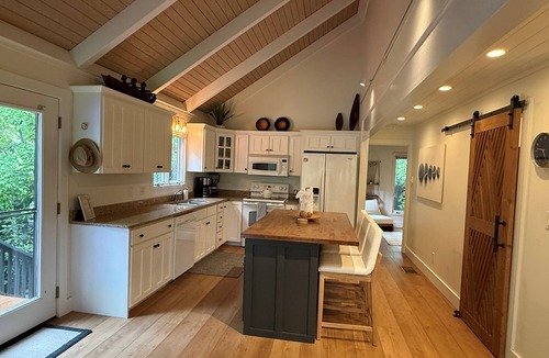 Lake Toxaway House | Lake Toxaway Golf Course/Walk to Marina! 4 Bedrooms, 4 Bathrooms