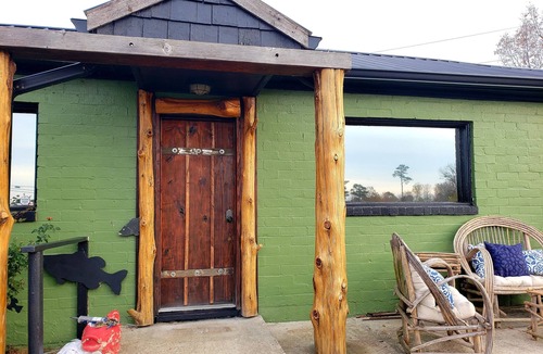 Guntersville Cottage | Lake view, close to shopping, hiking, restaurants and boat launch.