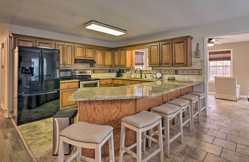 Arley House | Lakefront Arley Retreat w/ Private Hot Tub!