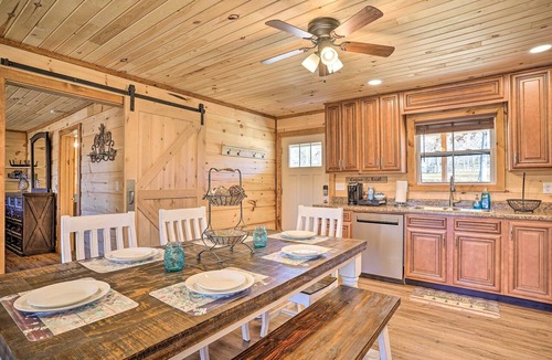 Trenton Cottage | Lakefront Cabin w/Deck, Fire Pit in Trenton!