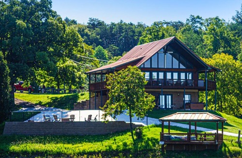 Sevierville House | Lakefront Cabin W Views Boat Ramp Dock Hot Tub