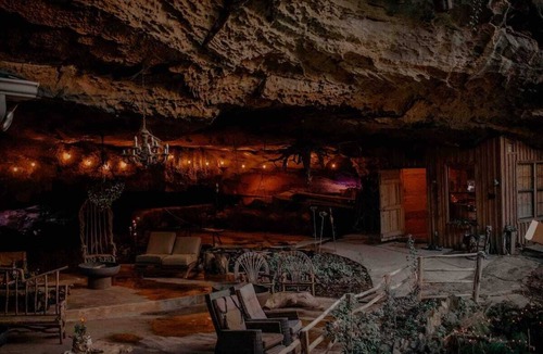 Houston Cabin | Lakefront Cave with Waterfalls,Firepits, and Outside Showers