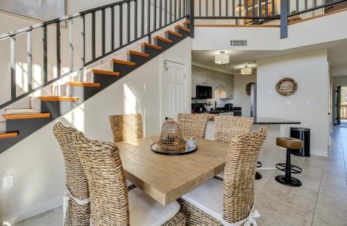 Guntersville House | Lakefront Condo 3 Mi to Historic Guntersville!