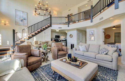 Guntersville Condo | Lakefront Condo 3 Mi to Historic Guntersville!