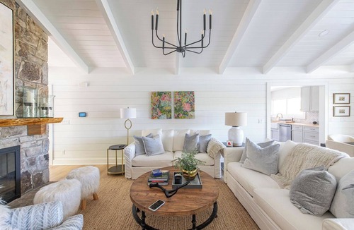 Lake Toxaway House | LAKEFRONT PROPERTY l DANCING BEAR