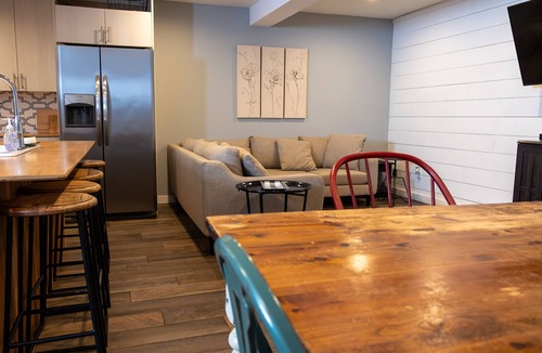 Muscle Shoals House | Lakefront Retreat, Sleeps 16 - Pets, Games & Golf