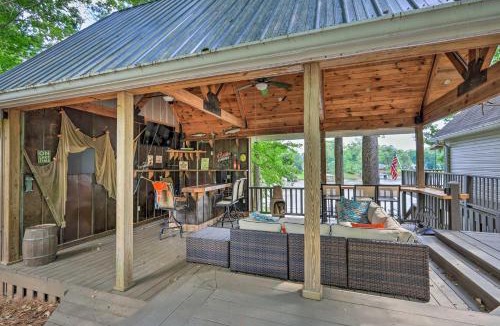 Eatonton House | Lakefront Retreat w/Deep Water + Great Views!