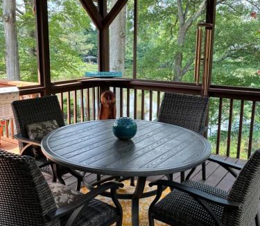 Marietta House | Lakefront Serenity