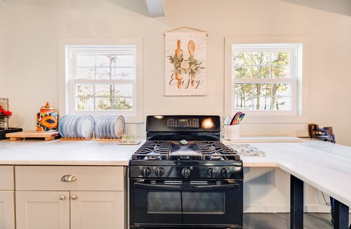 Whitesburg House | Lakehouse, Family, friend get-togethers. and Wedding Venue.