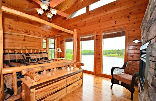 Sevierville House | Lakeside and Lovin It