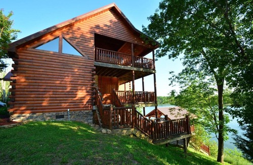 Sevierville House | Lakeside and Lovin It
