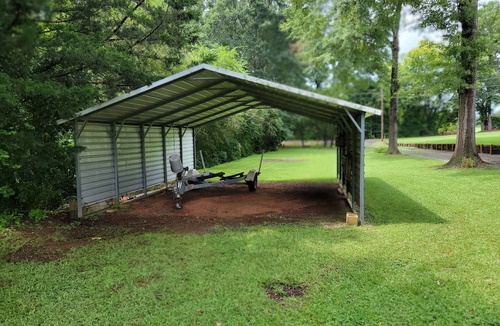 Guntersville Cottage | Lakeside Cottage on Lake Guntersville. No Pets and non smoking rental.