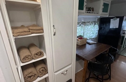 Dandridge RV Rental | Lakeside Retreat with Private Hot Soaker Tub perfect for Couples!
