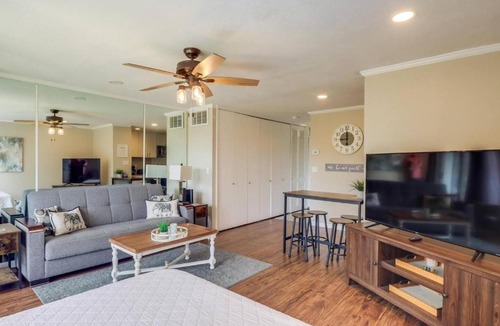 Diamondhead Apartment | Lakeside Villa - Quite Location, walk to the Country Club