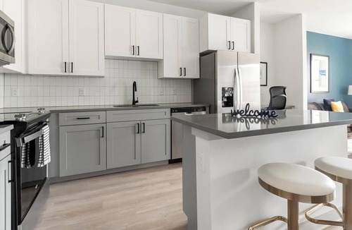 Springfield Apartment | Landing | Amazing 1BD, Courtyard, Pool