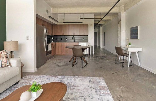 Urban Core Apartment | Landing | Amazing 1BD, Rooftop Lounge, Gym
