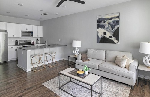 Madison Apartment | Landing | Amazing 1BD, Pool, Gym