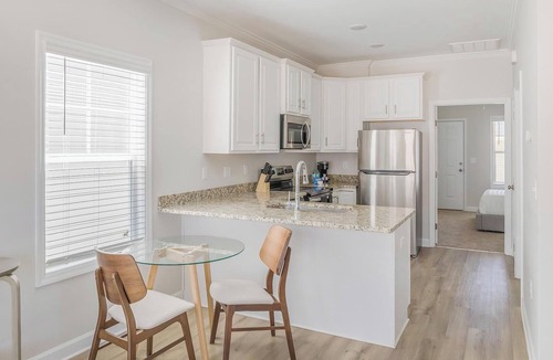 Huntsville Apartment | Landing | Amazing 1BD, Courtyard, Gym