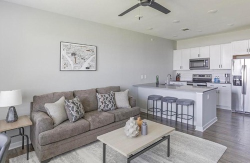 Madison Apartment | Landing Apartments - FarmHaus