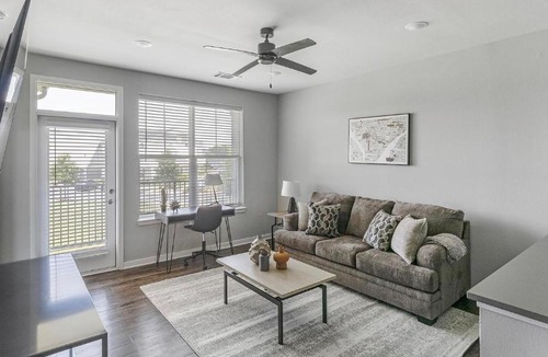 Madison Apartment | Landing Apartments - FarmHaus
