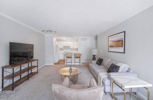 West Dundee Apartment | Landing | Beautiful 1BD, Pool, Gym