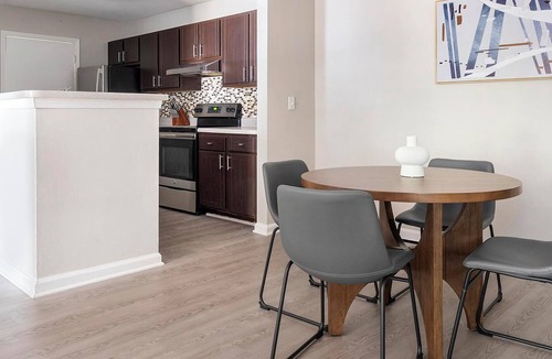 Stockbridge Apartment | Landing | Beautiful 2BD, Gym, Clubhouse